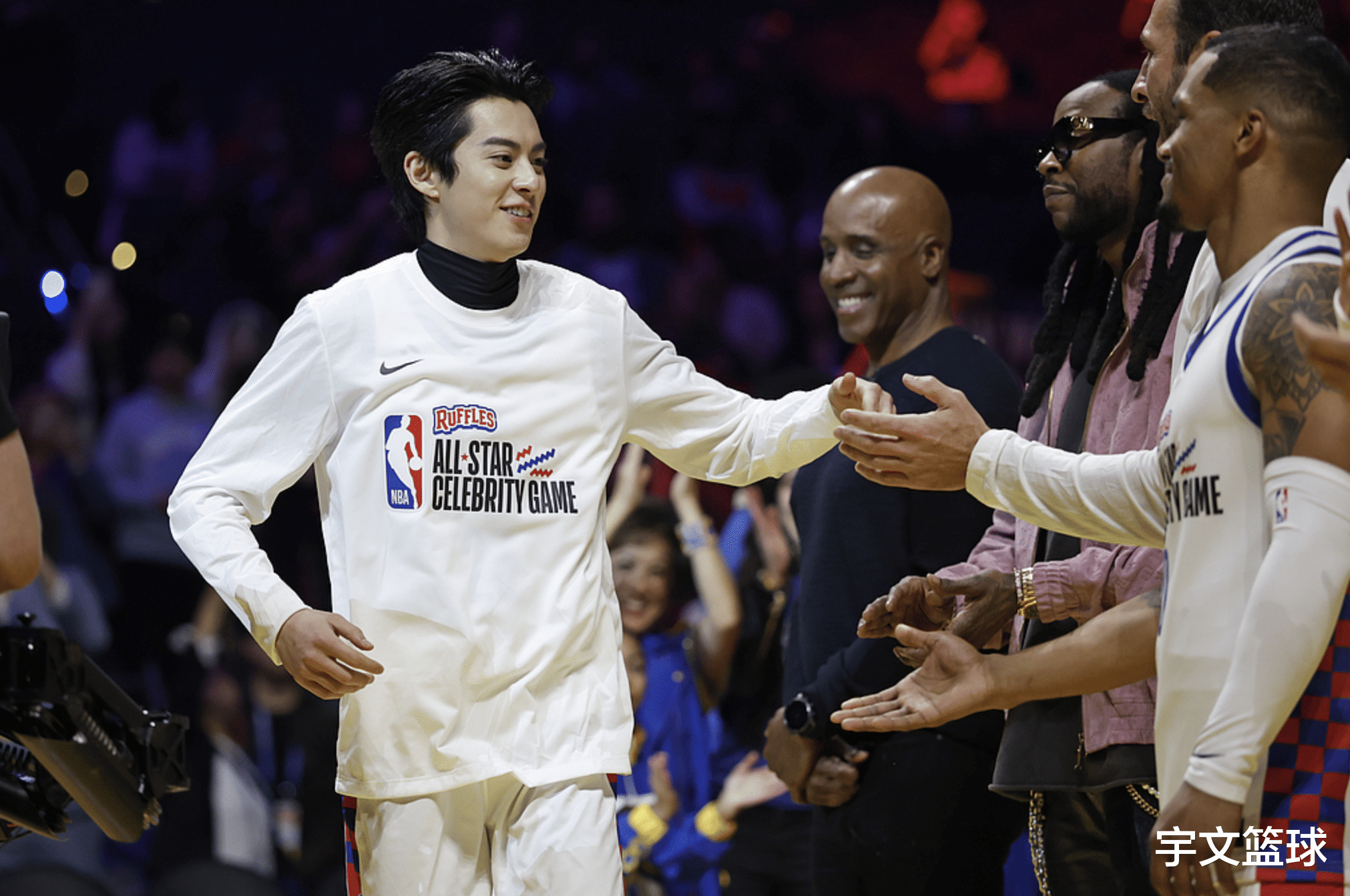 全明星赛集结日再迎强敌；尼斯造点机会；主帅态度——气氛紧张；轮换策略成焦点的简单介绍