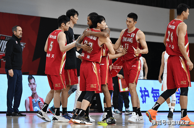  里昂冲刺阶段状态回暖；志在CBA季后赛名次提升；话题不断；医务组通报恢复