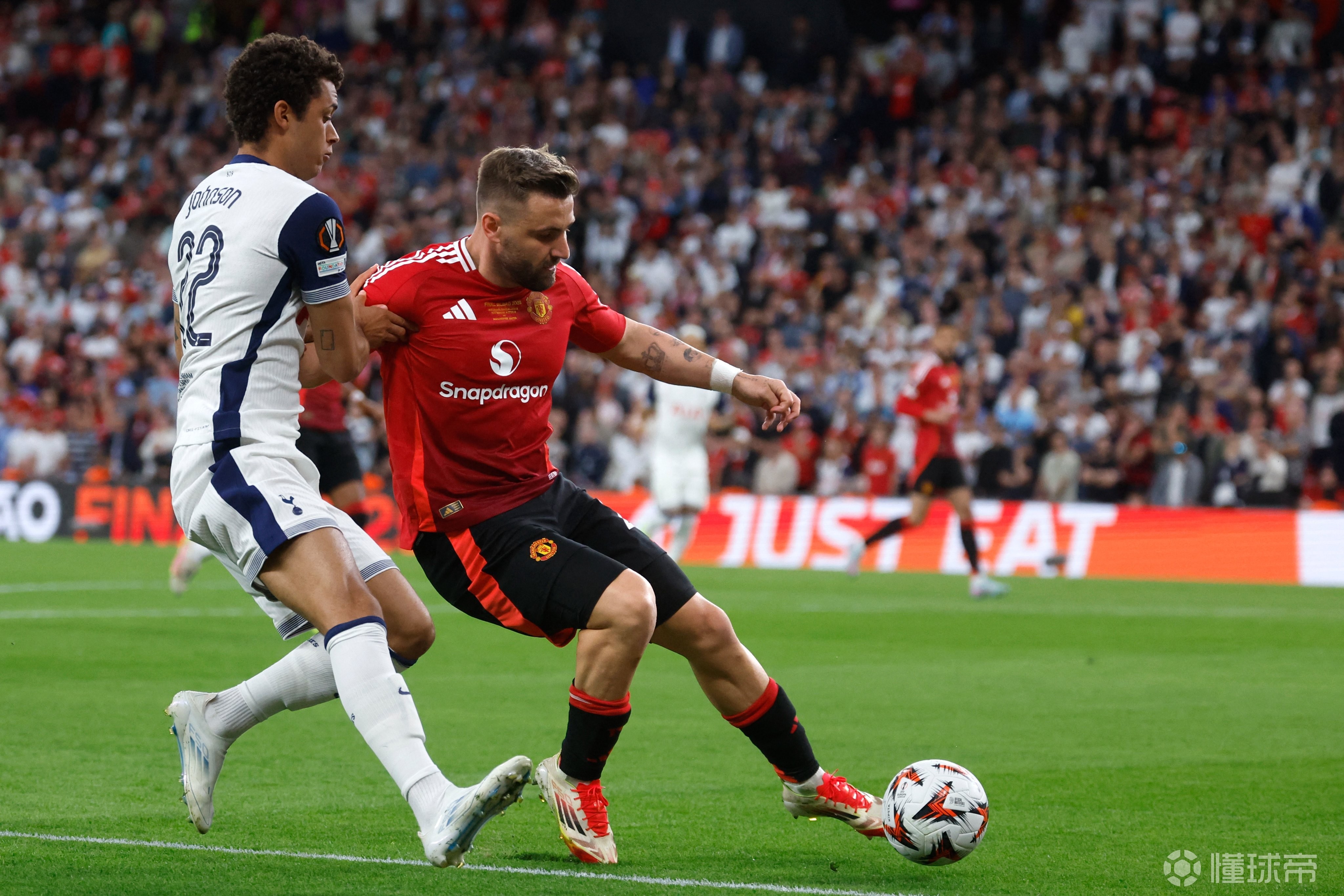 曼联发布备战花絮，转会期强势反弹，欧超杯任务艰巨，年轻球员得到机会的简单介绍