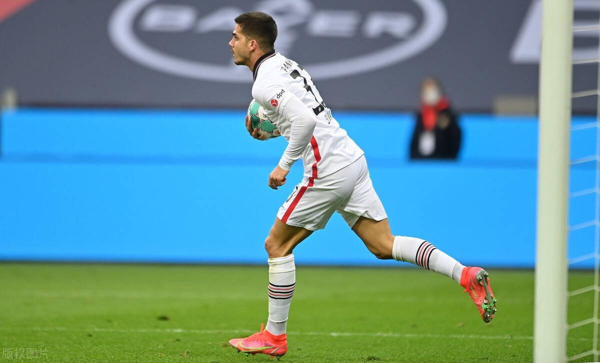 勒沃库森阵型图