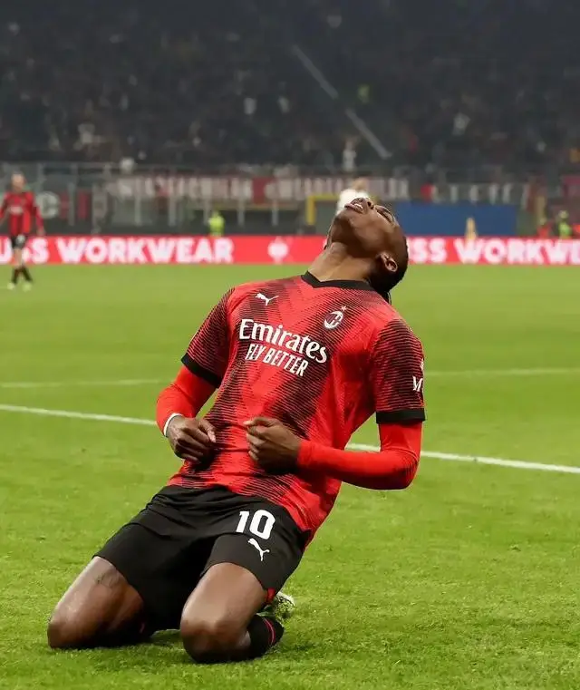 开云官方 -包含意大利杯倒计时，阿贾克斯清晨临场应变，细节引发关注，气氛紧张，资深球员宣示担当的词条